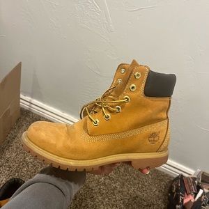 Womens timberland boots, size 8.5